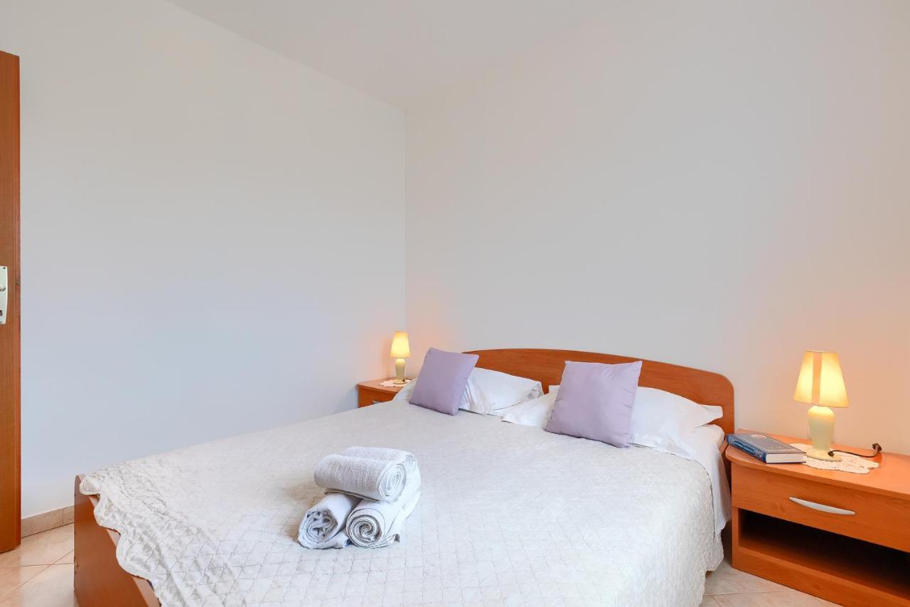 Apartmani Martina ポレッチ エクステリア 写真