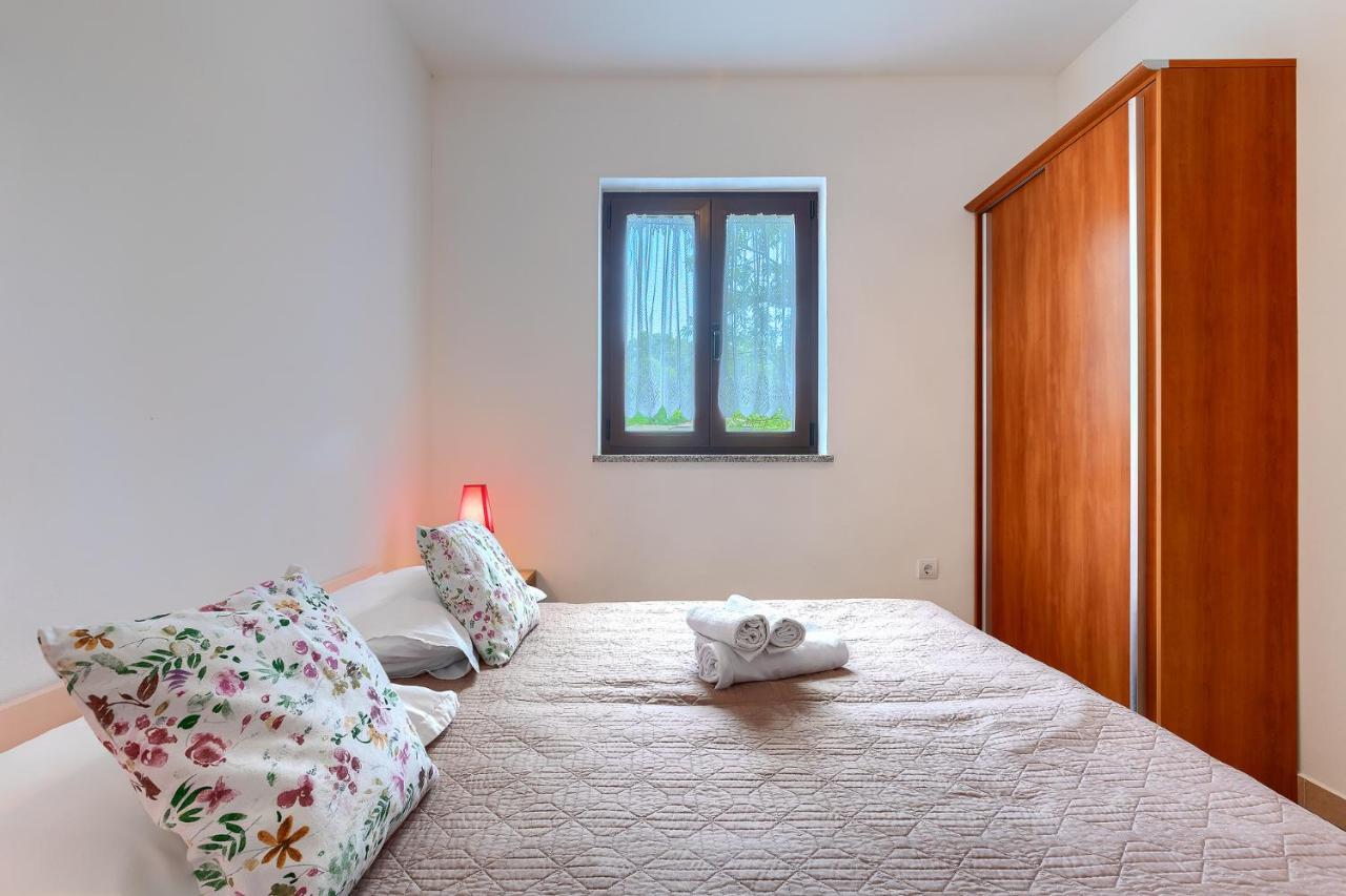 Apartmani Martina ポレッチ エクステリア 写真