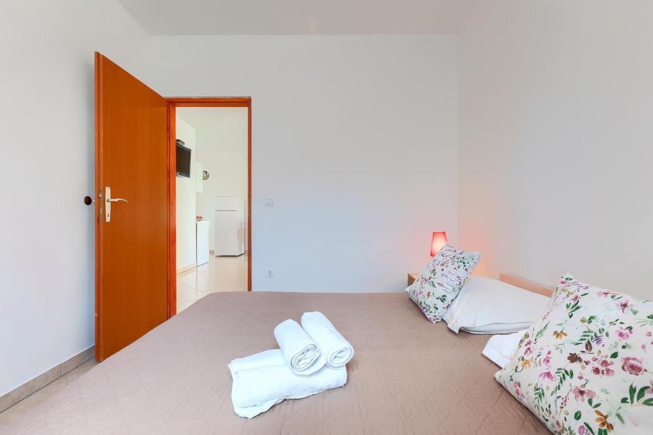Apartmani Martina ポレッチ エクステリア 写真